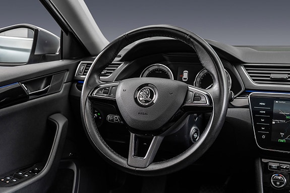 Skoda Superb 23 of 30
