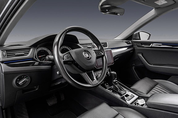 Skoda Superb 18 of 30