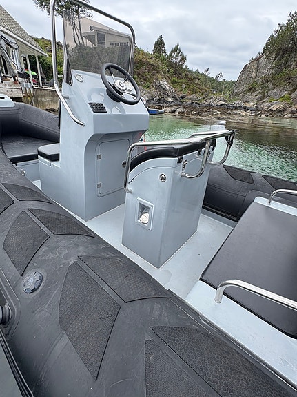 PRO RIB 520 3 of 16