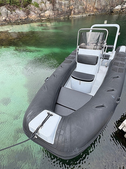 PRO RIB 520 2 of 16