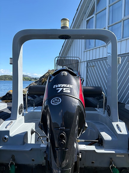 PRO RIB 520 12 of 16