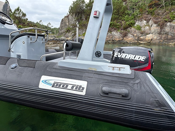 PRO RIB 520 14 of 16