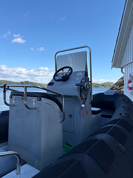 PRO RIB 520 6 of 16