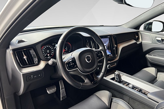 Volvo XC60 11 of 18