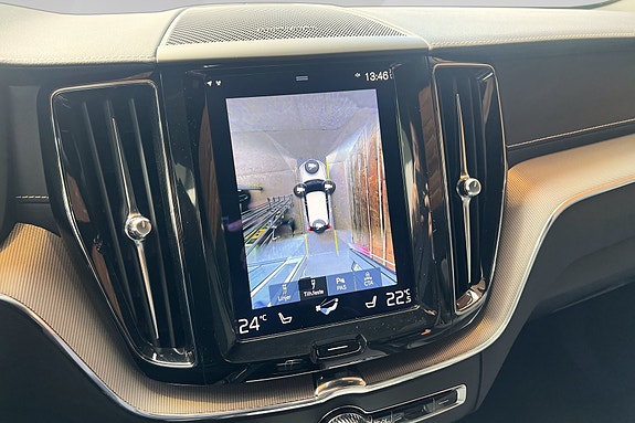 Volvo XC60 15 of 18
