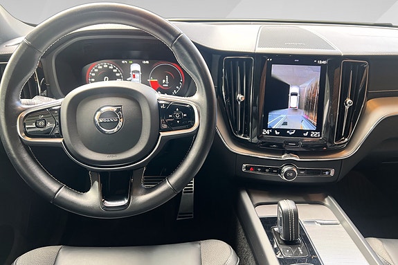 Volvo XC60 12 of 18