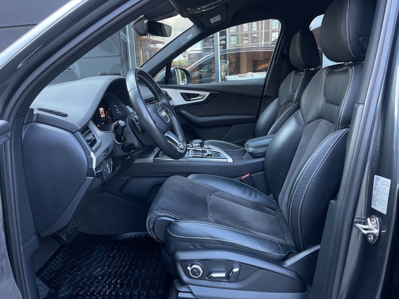 Audi Q7 14 of 30