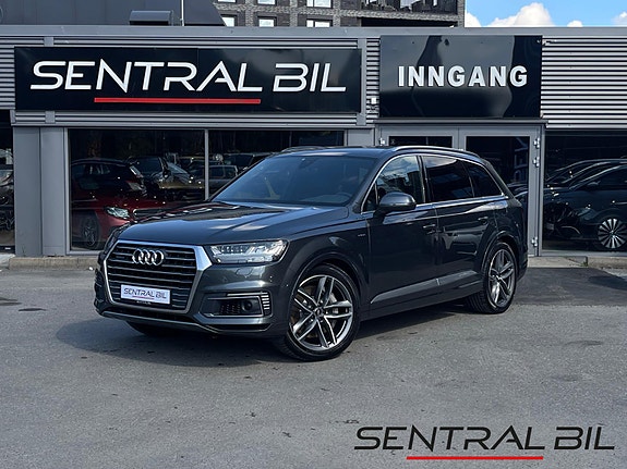 Audi Q7 2 of 30