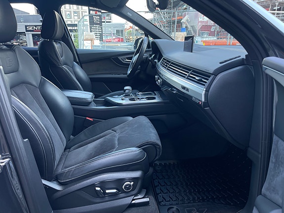 Audi Q7 16 of 30