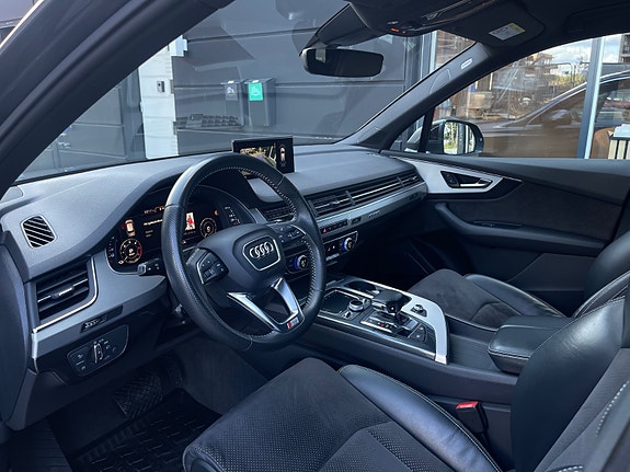 Audi Q7 13 of 30