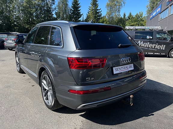 Audi Q7 8 of 30