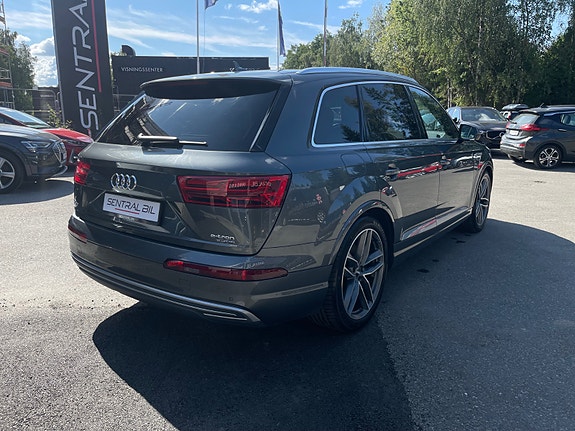 Audi Q7 11 of 30