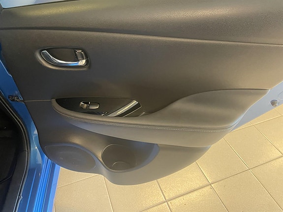 Nissan Leaf 24 of 27