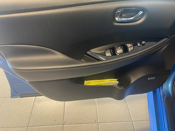 Nissan Leaf 22 of 27