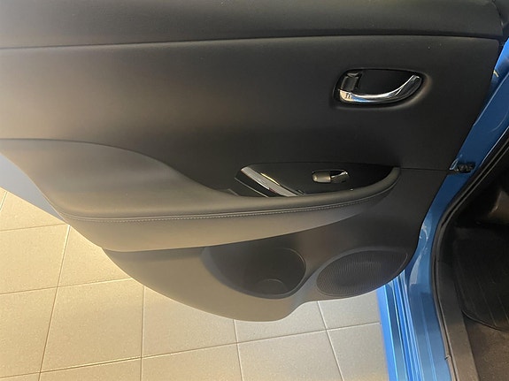 Nissan Leaf 23 of 27