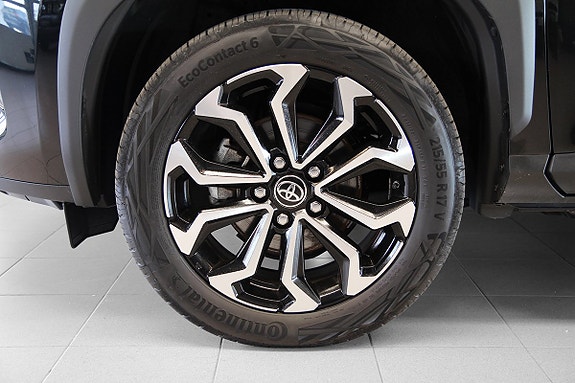 Toyota Yaris Cross 2 of 30