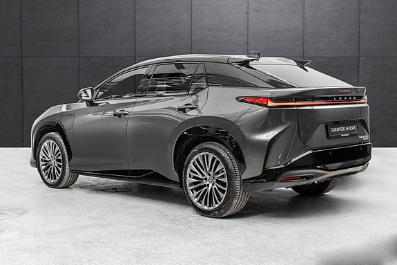 Lexus RZ450e 3 of 26