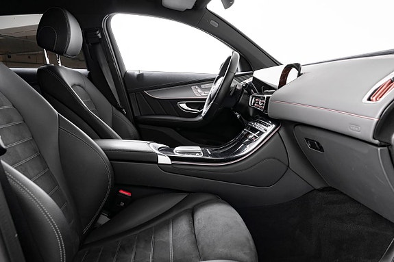 Mercedes-Benz EQC400 24 of 25
