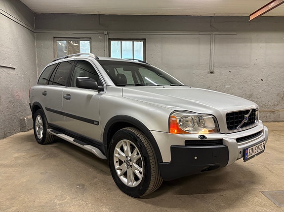 Volvo XC90 15 of 30