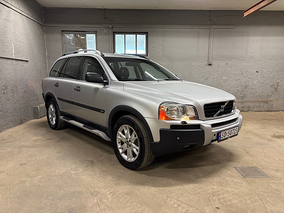 Volvo XC90 11 of 30