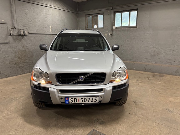 Volvo XC90 26 of 30