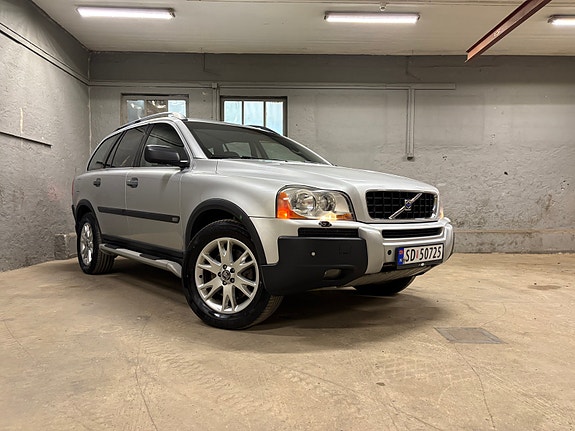 Volvo XC90 8 of 30