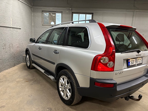Volvo XC90 30 of 30