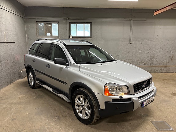 Volvo XC90 16 of 30