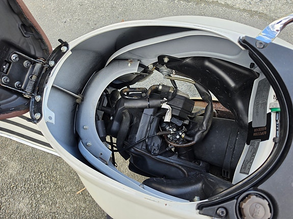 Vespa Primavera 50 14 of 20