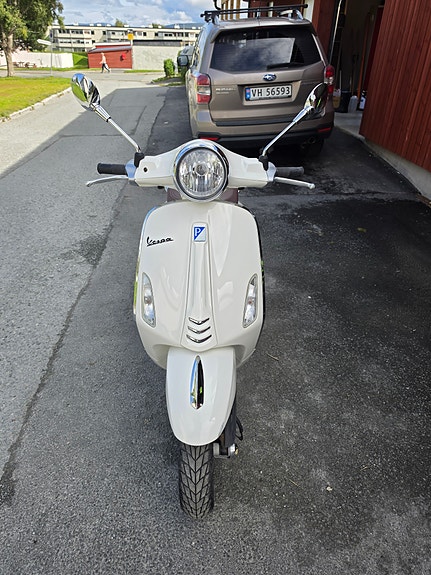 Vespa Primavera 50 4 of 20