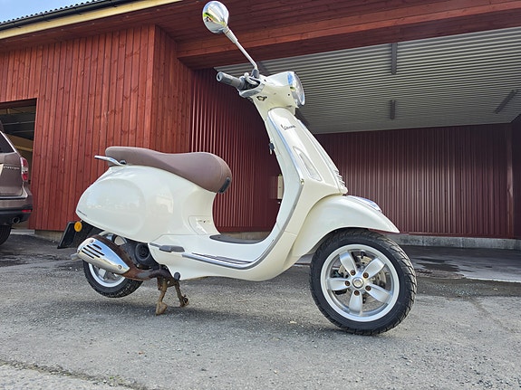 Vespa Primavera 50 8 of 20