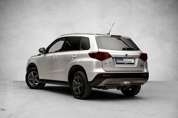 Suzuki Vitara 2 of 23