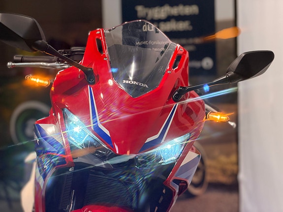Honda CBR500R - med kort skiltoppheng og varmeholker i prisen, lav km 8 of 22