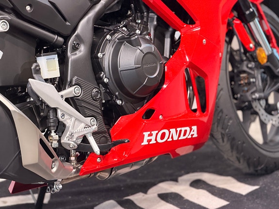 Honda CBR500R - med kort skiltoppheng og varmeholker i prisen, lav km 18 of 22