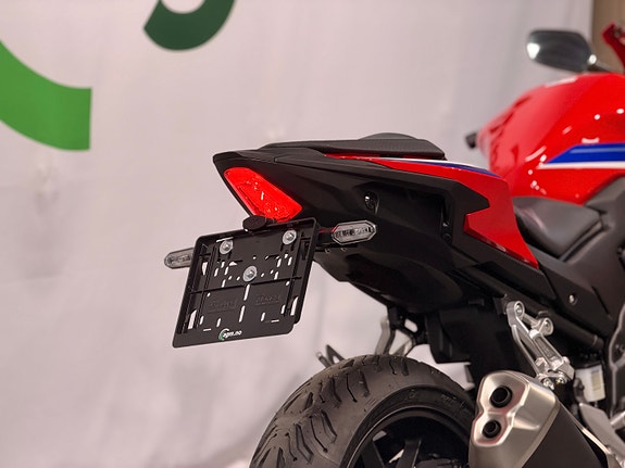 Honda CBR500R - med kort skiltoppheng og varmeholker i prisen, lav km 20 of 22
