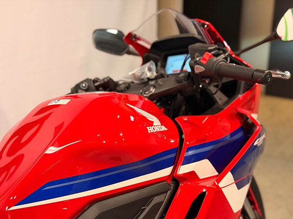 Honda CBR500R - med kort skiltoppheng og varmeholker i prisen, lav km 17 of 22