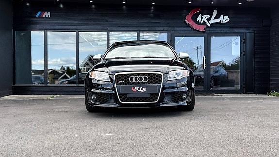 Audi RS4 2 of 22