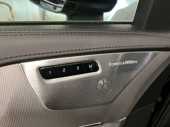 Volvo XC90 13 of 15