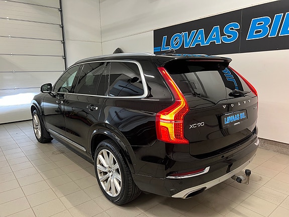 Volvo XC90 5 of 15