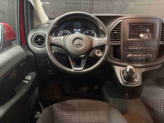 Mercedes-Benz Marco Polo 13 of 28