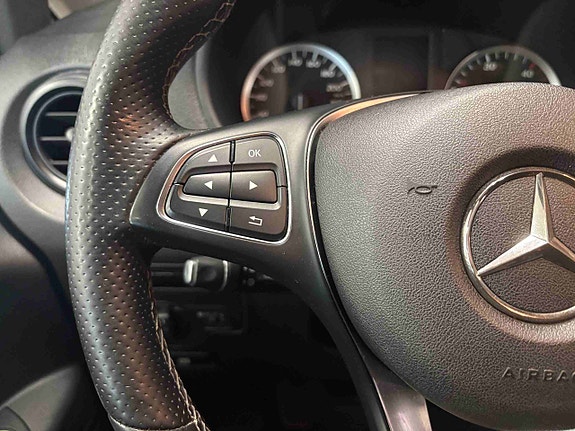 Mercedes-Benz Marco Polo 15 of 28