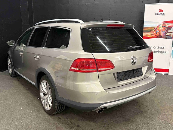 Volkswagen Passat Alltrack 5 of 30