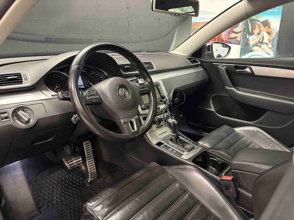 Volkswagen Passat Alltrack 10 of 30