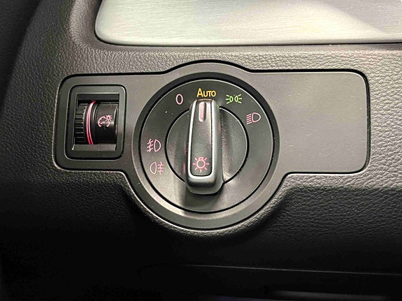 Volkswagen Passat Alltrack 28 of 30