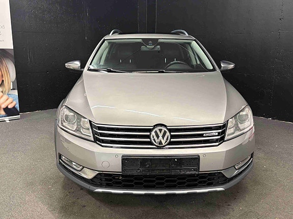 Volkswagen Passat Alltrack 3 of 30
