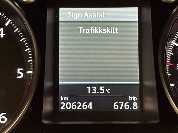 Volkswagen Passat Alltrack 19 of 30
