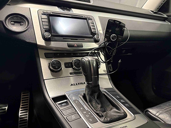 Volkswagen Passat Alltrack 24 of 30