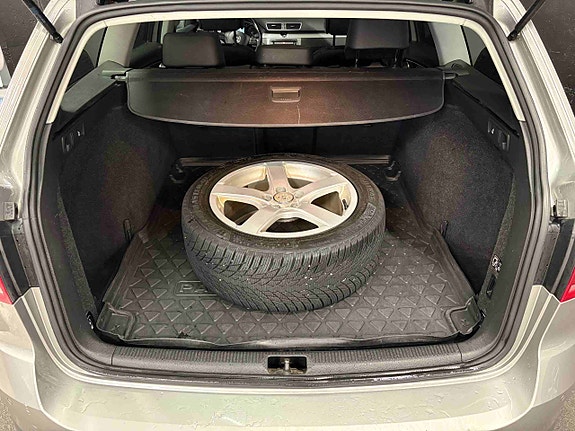 Volkswagen Passat Alltrack 8 of 30