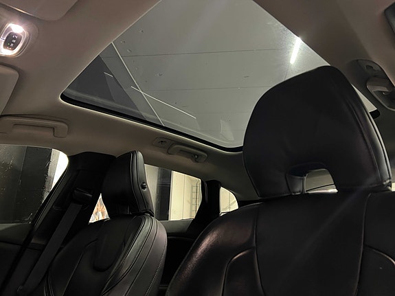 Volvo V40 12 of 30