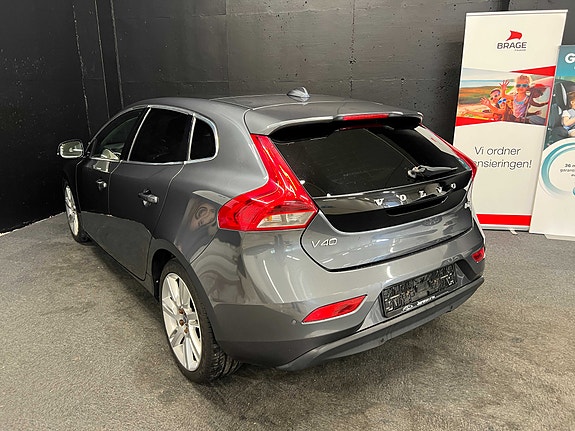 Volvo V40 5 of 30